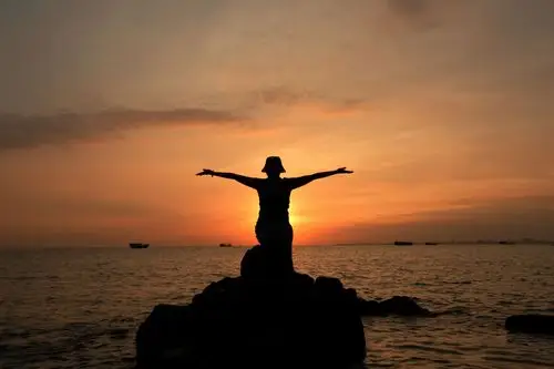 面对大海 这样的悠闲海边生活 你打算什么时候陪我去