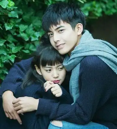 【图】宋威龙和卧蚕的合照吸粉百万 却因真人太丑上热搜