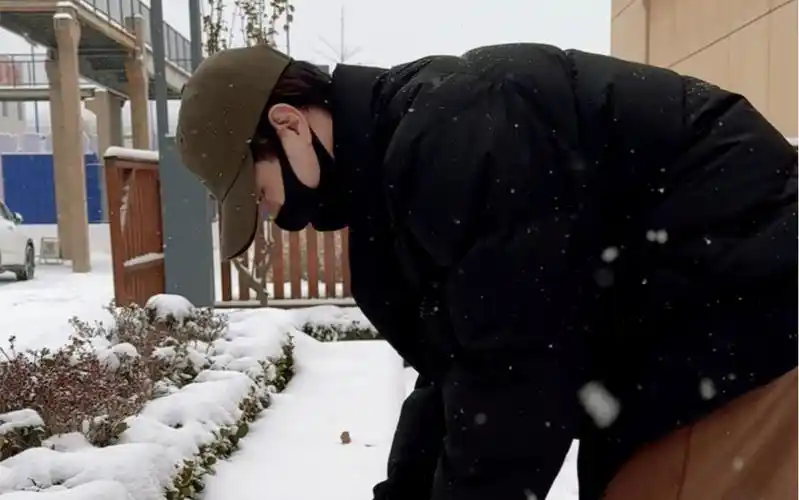 许凯南方人玩雪实录2夹小鸭子越夹越不行