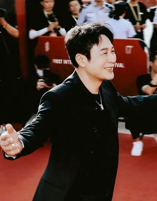 看完这8位老牌男神的近照,你就知道了|刘恺威|张智霖|温兆伦|张颂文