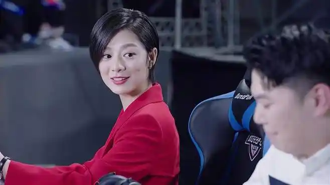 亲爱的热爱的:艾情有气质,迷倒解说搭档,说话都结巴了-影视综视频