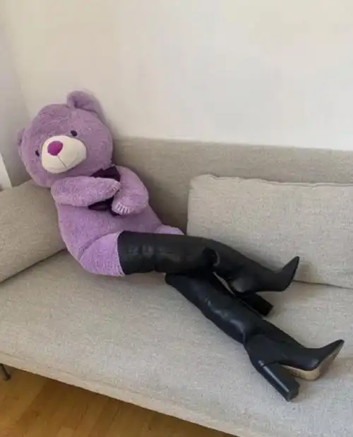 每日一笑:我承认,我对穿长筒皮靴的女孩子,完全没有抵抗力