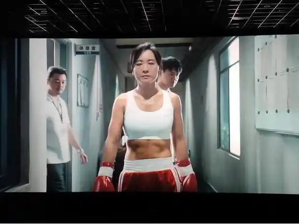 电影热辣滚烫不仅是减肥励志而是彰显了人生百态