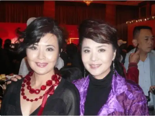 八卦导演尤小刚三段情三个女人都不简单至今70岁孑然