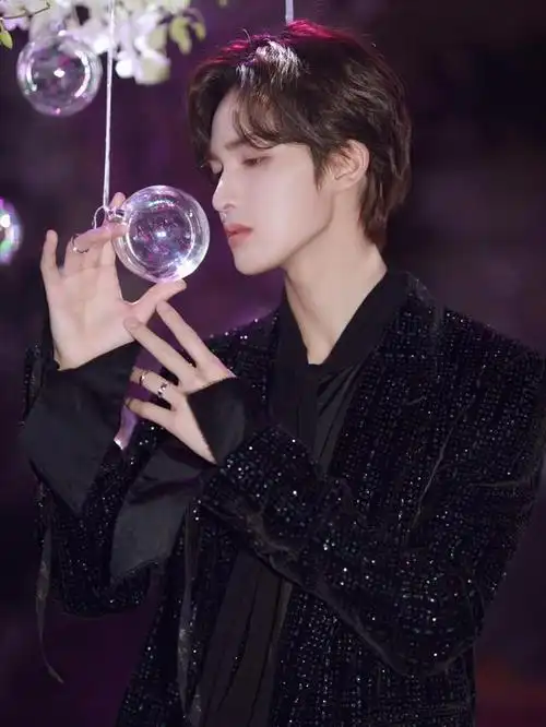 朱正廷可酷可甜,无水印高清壁纸来啦