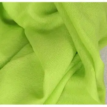 围巾女秋冬披肩两用时尚百搭80支加长加大纯色薄款荧光绿斜纹