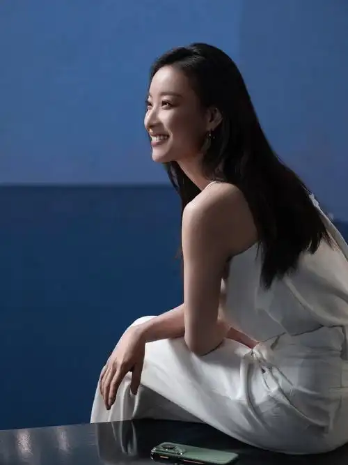 70超绝镜头,强强联合拍出得照片里时尚表现力真的是top99级别#倪妮