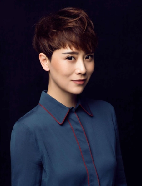 都吐槽海清的短发"大妈头",她一气之下留长头发,我看呆了