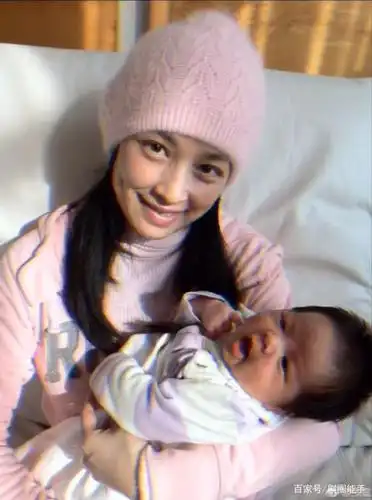 小公主变蜘蛛精,琼瑶小生变辣眼睛奶奶,商业帝国夫妻的魔幻恩怨