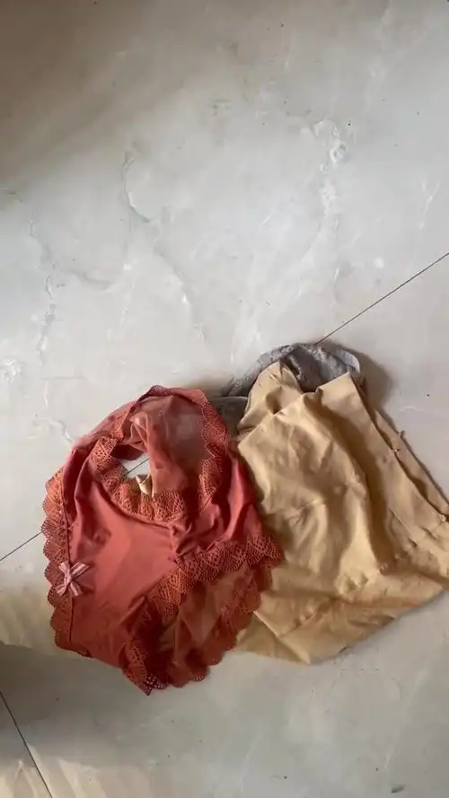 酸臭的袜子,仿佛在告诉你:我需要呼吸,需要自由