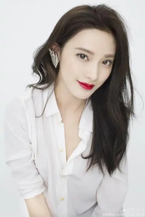 主题:范冰冰签的第一位艺人,各位看看怎么样?[130]收藏该帖已收藏