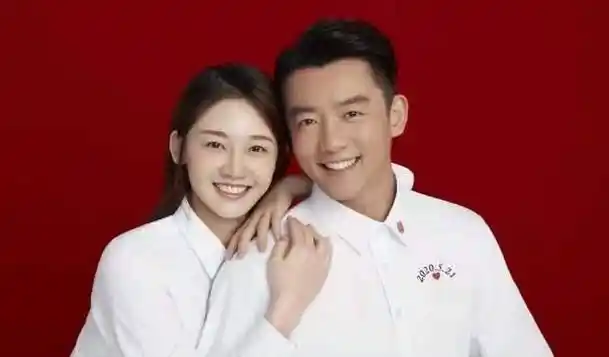 原创郑恺录节目媳妇苗苗却被带走宠妻郑恺全程撒狗粮上演追妻争夺战