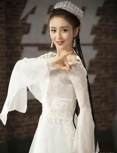 佟丽娅首聊离婚后现状感叹我要把7岁儿子从姥姥家接到身边