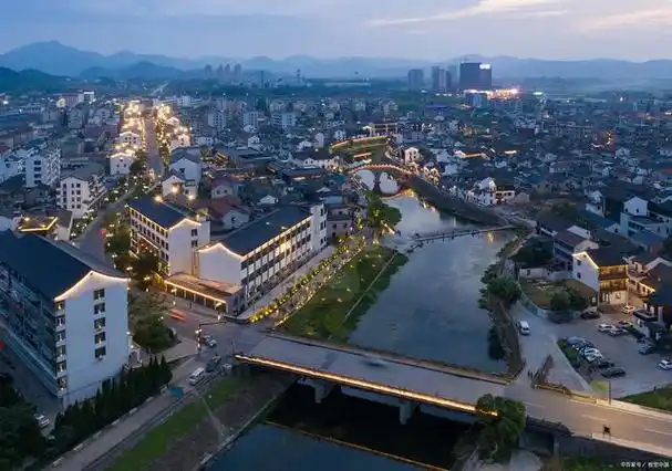 中国宜春温汤镇是一个拥有惊人长寿纪录的小镇.