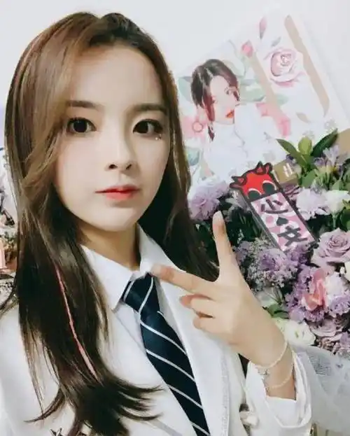 杨超越学历低没文化?