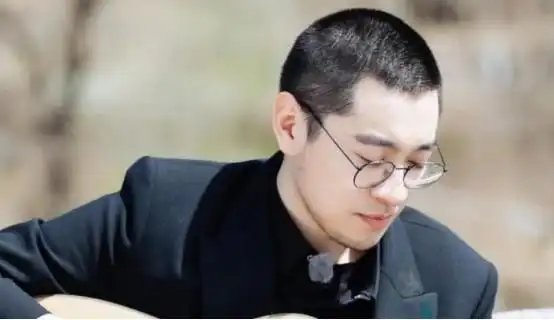 插足陈粒恋情,网友戏称"陈3"的陈陈陈,《桃花坞》也没能洗白