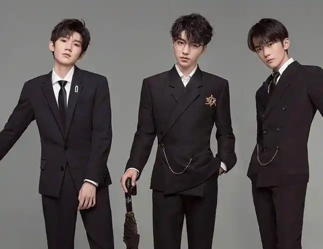 在为张艺凡打call的阵容中,压轴的就是tfboys,这让无数粉丝们激动的