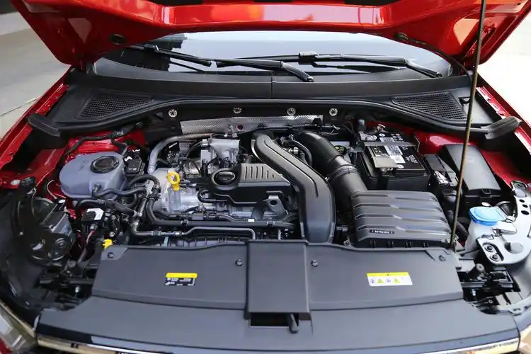 动力方面,新车搭载ea2111.