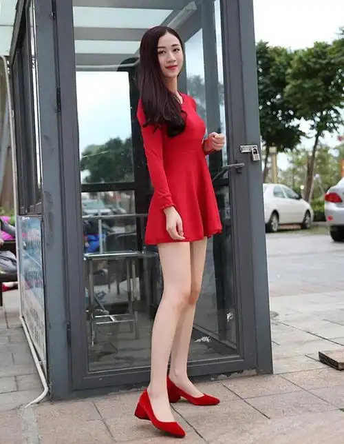 红色高跟鞋搭配,时尚有女人味