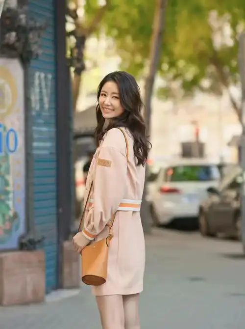 林心如官方后援会是个什么机构?发的照片这么漂亮