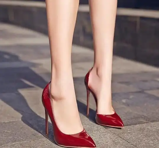 女人穿高跟鞋太累了?修身高跟鞋让你性感迷人