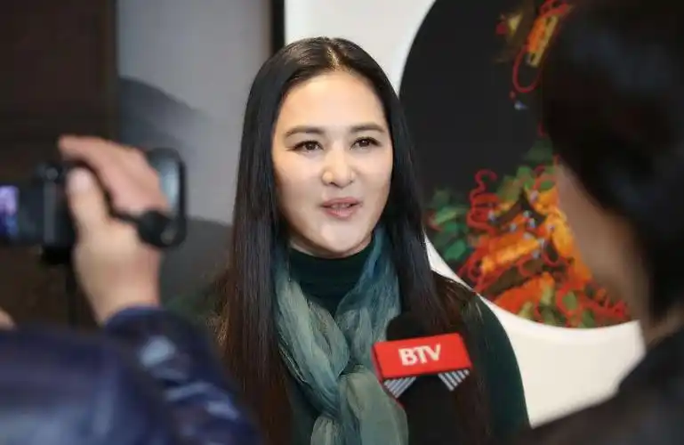 王菁华凭借精湛的演技和低调的作风收获观众的肯定