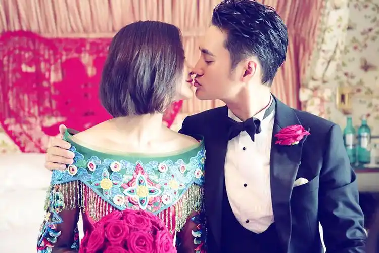 袁弘更新动态凌晨狗粮羡煞众人