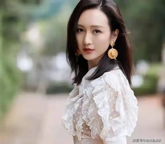 王鸥41岁未婚产女,母亲陪护下的新生活!她是用了多大的勇气?