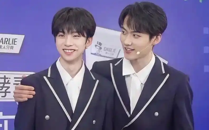 元周率张嘉元周柯宇0408黑人牙膏双人直播