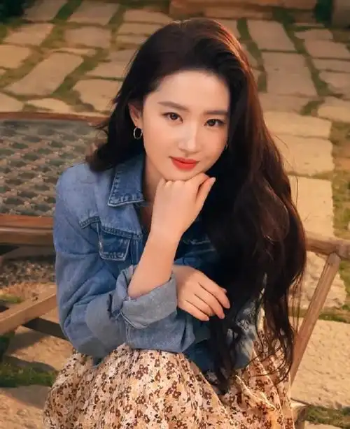 刘亦菲#每次看到神仙姐姐刘亦菲的照片,还是会被她的颜值所折服,盏哪