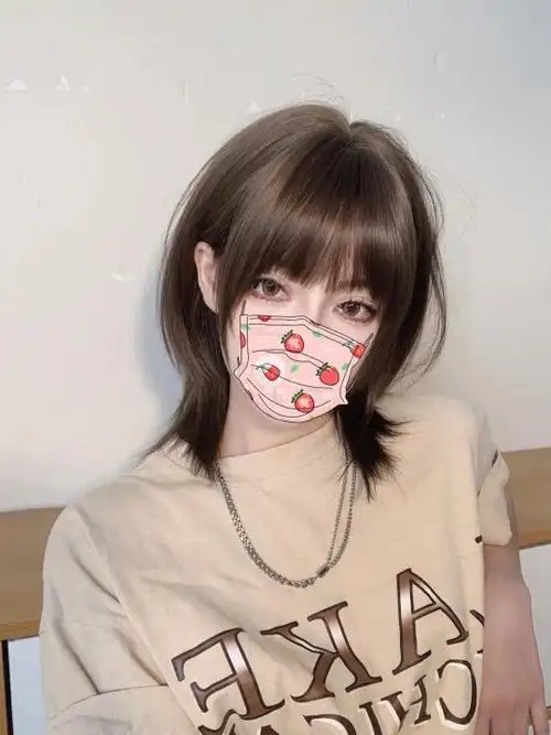 女生前短后长发型图片_小红书