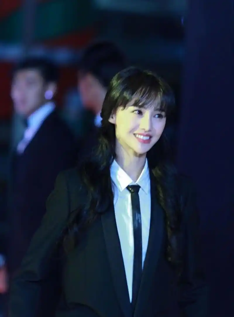 郑爽这些唯美发型剧情照,加颜值,升气质是妥妥的