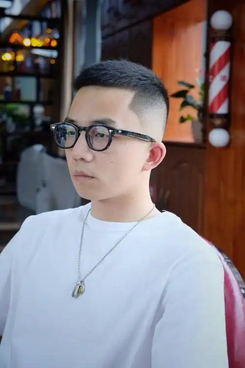 圆寸与翘尾飞机头 - jalen绅士男士理发 - 图虫