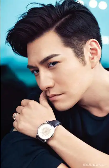 人间完美建模脸—严屹宽