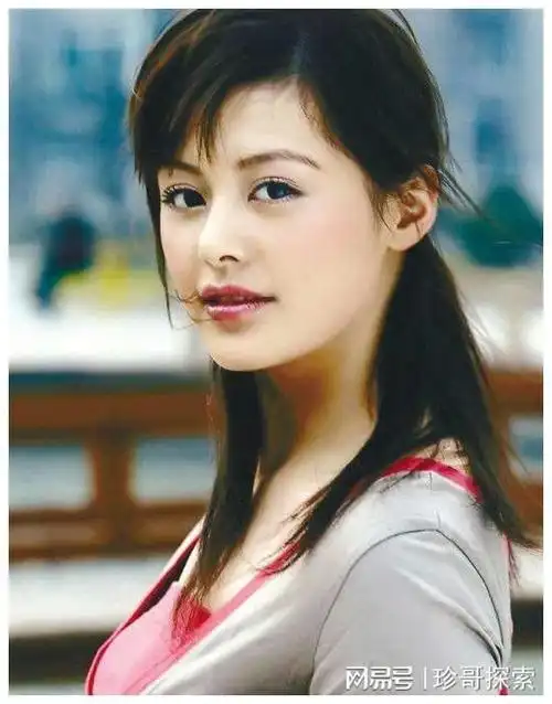 王力可:和宁静长得9分像,可不炒作不传绯闻的她,就是红不了