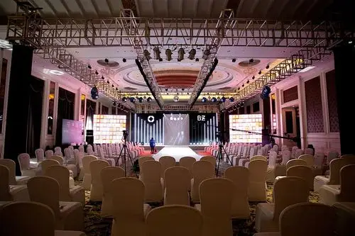 4月的一场小型服装发布会舞美设计