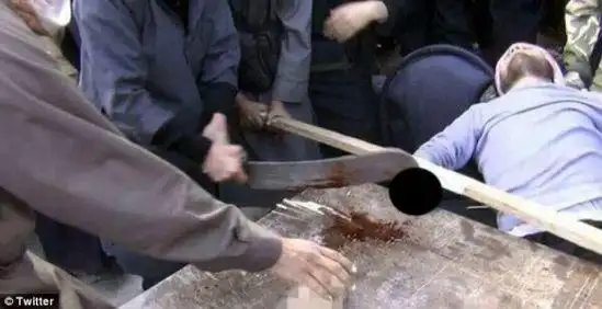 穆斯林男子因偷窃被剁手,twitter全程直播