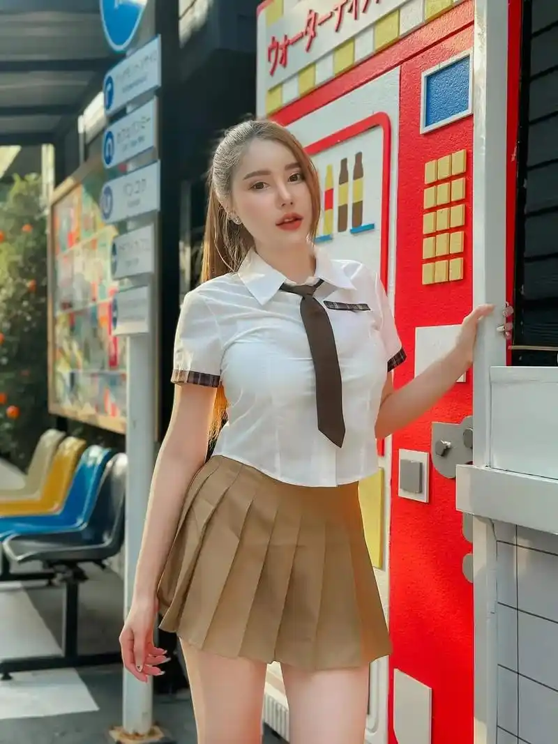 我不管老娘我是最美的.#甜系女孩 #甜妹 #是你的理想女朋友 - 抖音