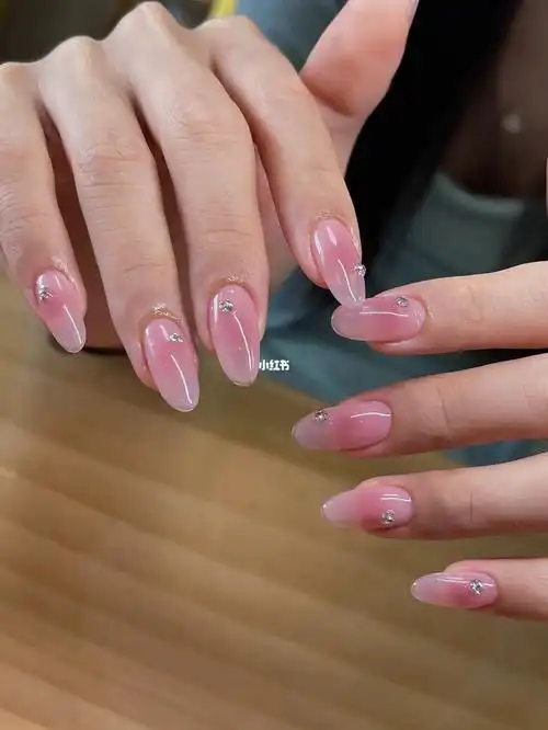 粉嫩嫩的水粉色美甲专属于恋爱的颜色78