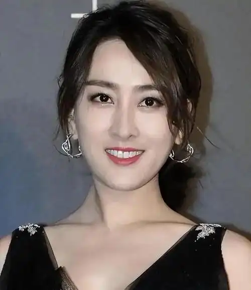 43岁马苏现状:脸大腰粗放弃身材管理,落魄至今无戏可拍