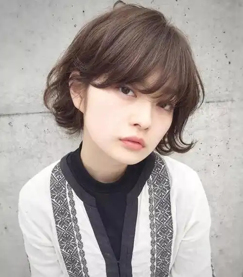 齐耳波波头卷发图片图7