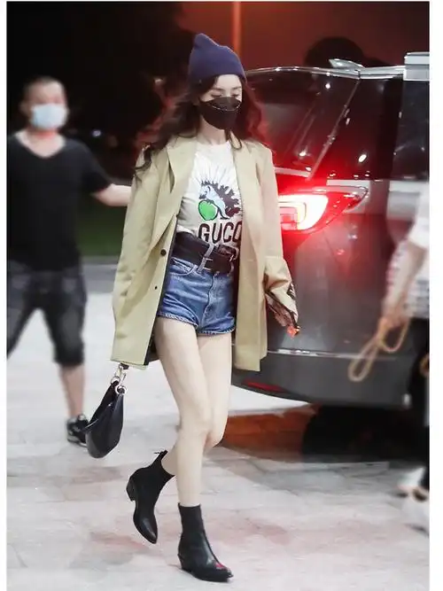 马丁靴女春秋单靴2020秋季新款杨幂同款瘦瘦靴百搭真皮厚底中筒靴