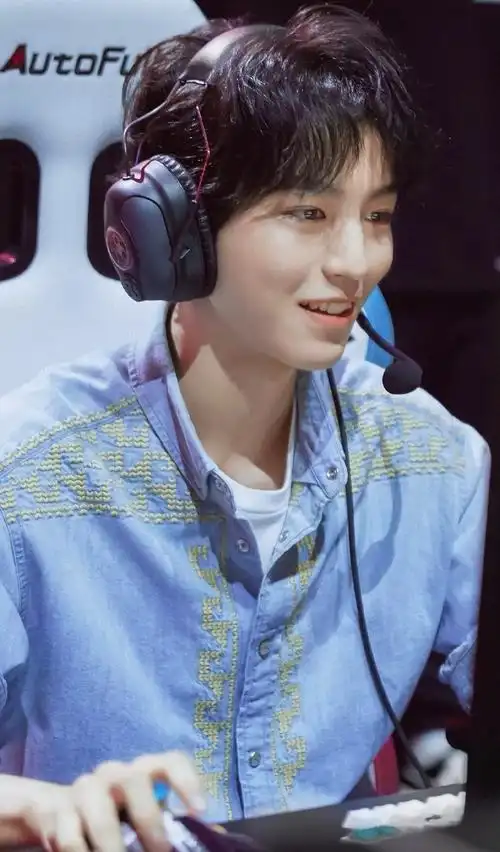 想看王俊凯演电竞男主##王俊凯电竞侧颜