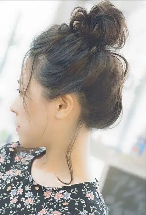 丸子头太大众了,快梳个"懒人丸子头",时髦又减龄 !_头发