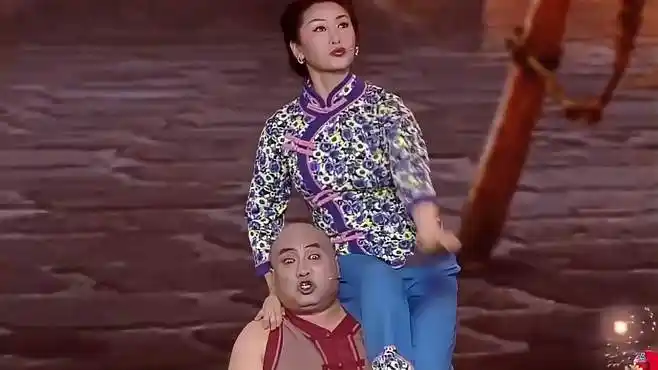 二人台《农家乐》选段,张虎张玲玲幽默风趣,爆笑全场丨花戏楼