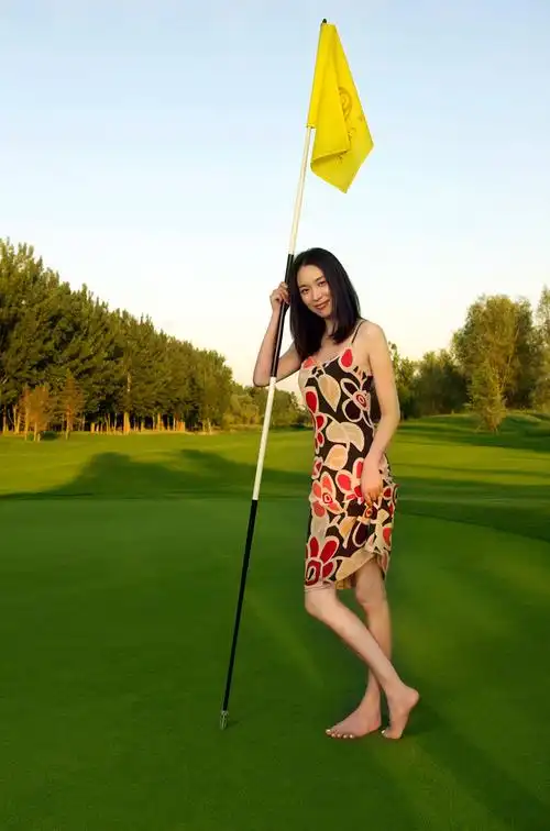 影后蒙亭宜的高尔夫情缘_高清图集_新浪网