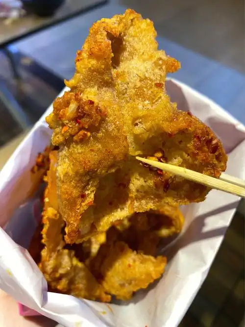 南湖新开的炸鸡皮60蒜香麻辣拌太香了