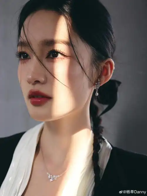 美丽觉醒计划##李沁千金回国妆##恰到好处的妆感##杨单