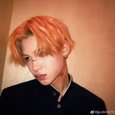 白苏今天是橘头发的富贵黄明昊贾斯汀