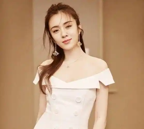 "吻戏一姐"王晓晨:曾将胡歌吻到吐,今32岁仍是孤身一人_张嘉译_时候